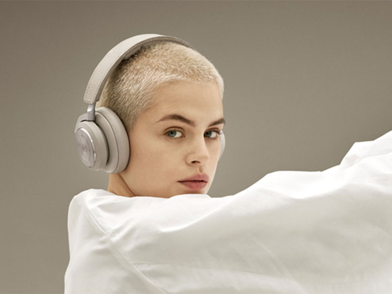 استعد لموسم صيف لا ينسى مع مجموعة BANG & OLUFSEN الجديدة لربيع وصيف 2019